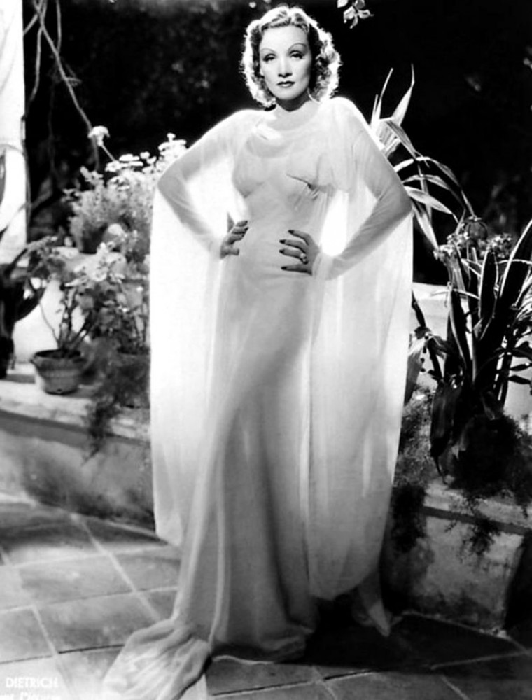 Marlene Dietrich, icono de moda, estilo, PANDORASCODE, hollywood, Jean Louis, mujer poderosa